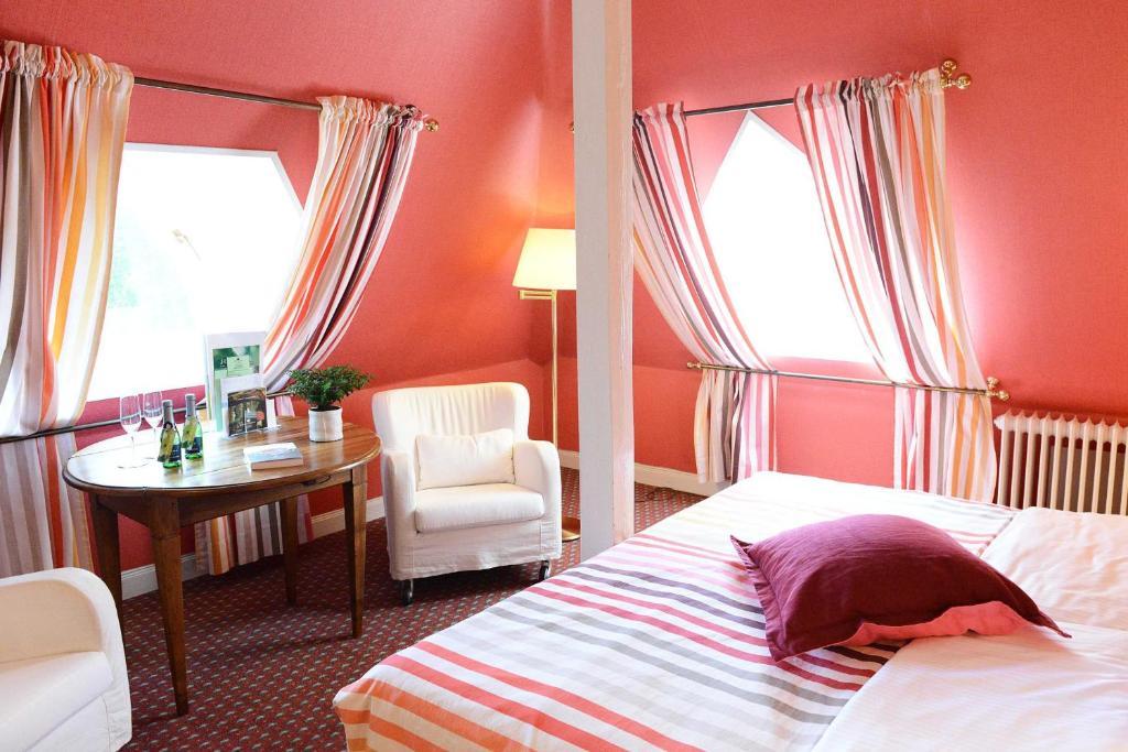 Romantik Hotel Jagdhaus Waldfrieden Bilsen Phòng bức ảnh